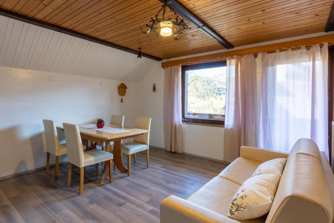 Apartment And Room Mateja Kovacic 보히니 외부 사진